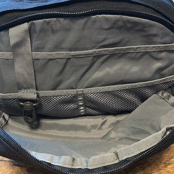 North Face Roo Waist Bag - Picture 5 of 7